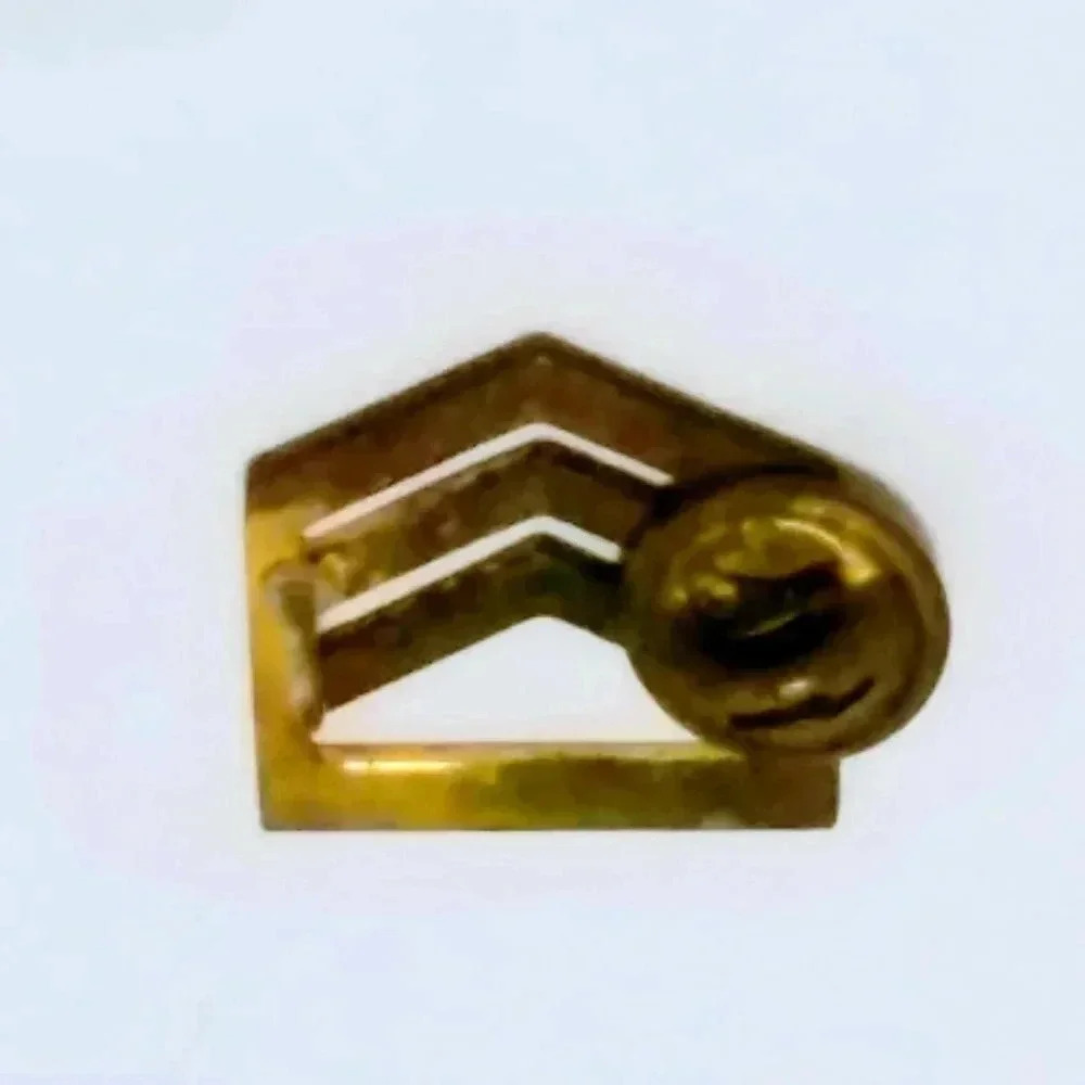 US Army ROTC Staff Sergeant Rank Duty Pin Vintage - Picture 2 of 2